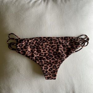 Acacia Molokai Small Bottoms